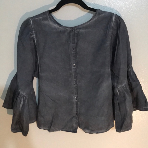 🆕 Hollister flowy blouse w/ bell bottom sleeves - Picture 5 of 8